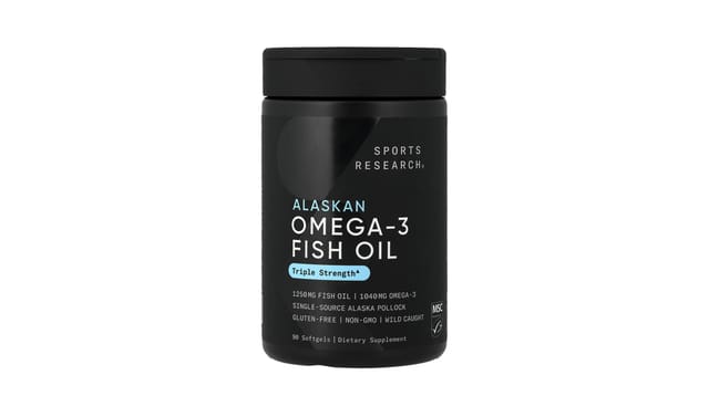 iHerb - בקבוק שחור של Sports Research אומגה 3 שמן דגים אלסקאי, כיתוב כחול-לבן, 90 כמוסות רכות