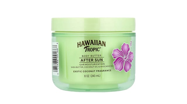 iHerb - צנצנת ירוקה שקופה של Hawaiian Tropic חמאת גוף After Sun עם מכסה ירוק ופרח היביסקוס סגול