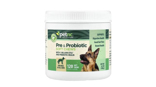 petnc NATURAL CARE - צנצנת לבנה עם מדבקה ירוקה ובז', נשנושי פרה ופרוביוטיקה לכלבים, עם תמונת כלב רועה גרמני