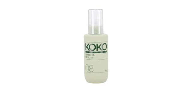 Hair & co - בקבוק ספריי ירוק בהיר של סרום מאצ'ה 08 מבית Koko, 120 מ"ל, על רקע לבן