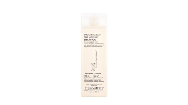 iHerb - בקבוק שמפו לחות עמוקה לשיער פגום של Giovanni, אריזה לבנה עם כיתוב כהה, רקע לבן