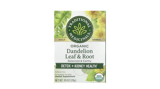 iHerb - קופסת תה אורגני של Traditional Medicinals לעלי ושורש שן הארי, עיצוב ירוק-לבן עם פרחים צהובים