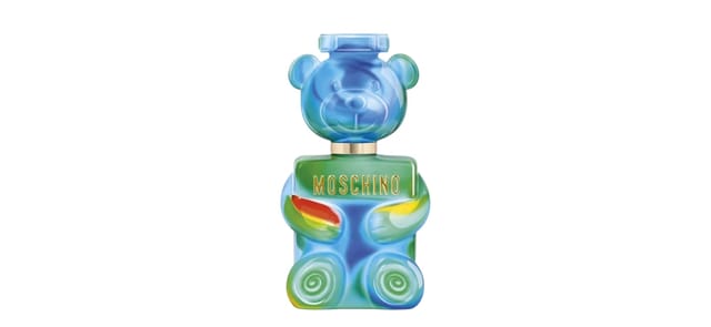 לילית קוסמטיקה - בקבוק בושם Toy 2 Yummy בצורת דובי גומי צבעוני בגוונים כחול וירוק עם לוגו Moschino זהב