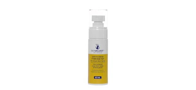 קרן האייל - בקבוק תרסיס Bio Velvet 60 מ"ל עם פמפ, גוף לבן ותווית צהובה בולטת