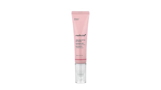 iHerb - קרם עיניים PDRN Pink Peptide של Medicube בשפופרת ורודה עם אפליקטור שקוף