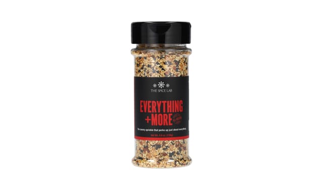 iHerb - בקבוק תבלין "Everything +More" של The Spice Lab עם מכסה שחור ותערובת גרגירים צבעונית