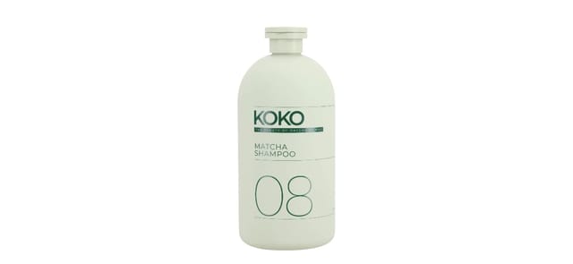 Hair & co - בקבוק שמפו מאצ'ה של Koko בצבע לבן-ירוק עם כיתוב ירוק ומספר 08, רקע לבן