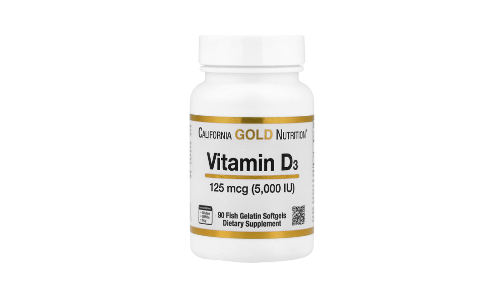 iHerb - בקבוק לבן עם תווית זהב-לבן של California Gold Nutrition ויטמין D3 5,000 IU, 90 כמוסות רכות