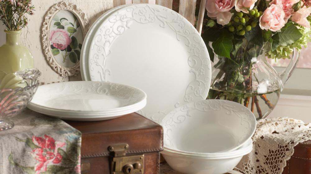 צלחות, כלי ההגשה ועוד מגוון מוצרים 