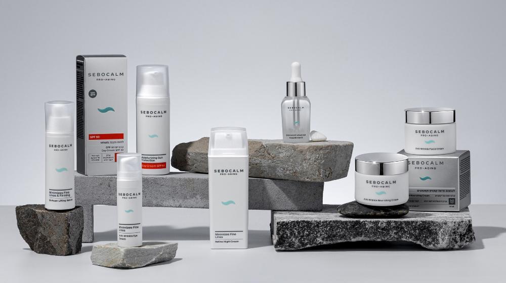 תמונת מוצרים סבו קאלם על רקע כחול