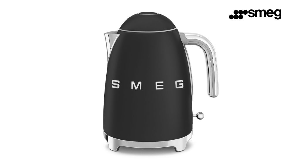 קומקום חשמלי קיבולת 1.7 ליטר smeg ב-₪1,649 במקום ₪2,099