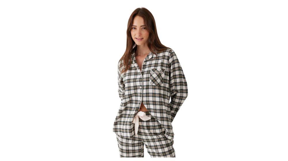 פיג'מת פלנל מכופתרת ב - 91.77 ₪