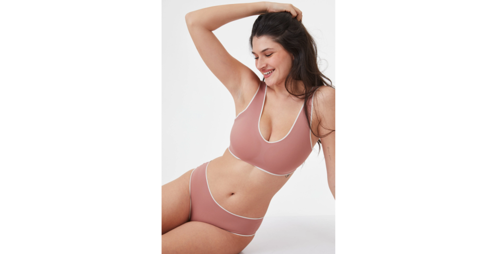גוזייה ללא תפר ריפוד קל נשלף ₪80.90