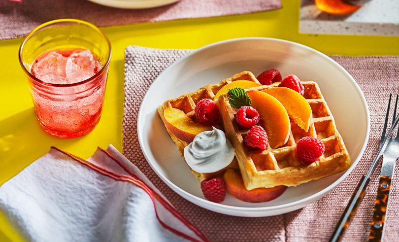 מגוון קערות וכלי הגשה