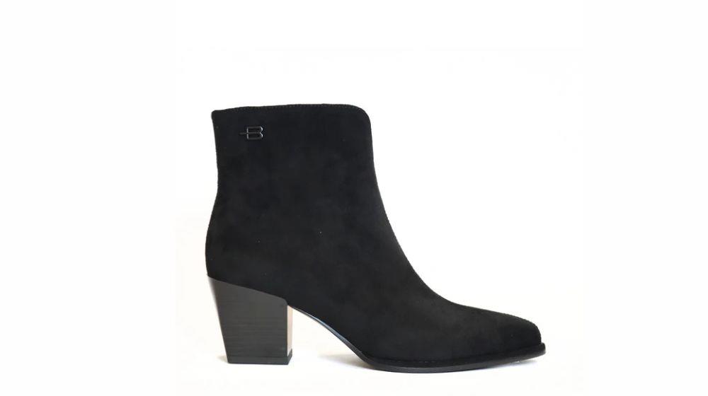  מגפי CAMILA עשויות חומר דמוי זמש איכותי 269.4 ₪